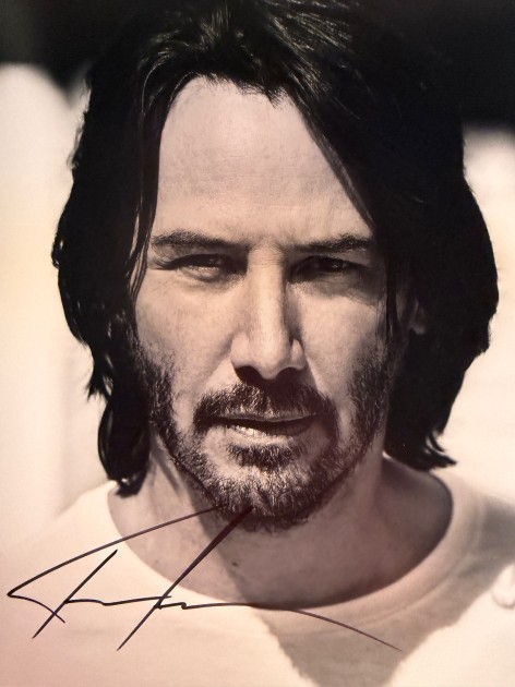 Keanu Reeves Signed Photo – 8 x 10 Inches
