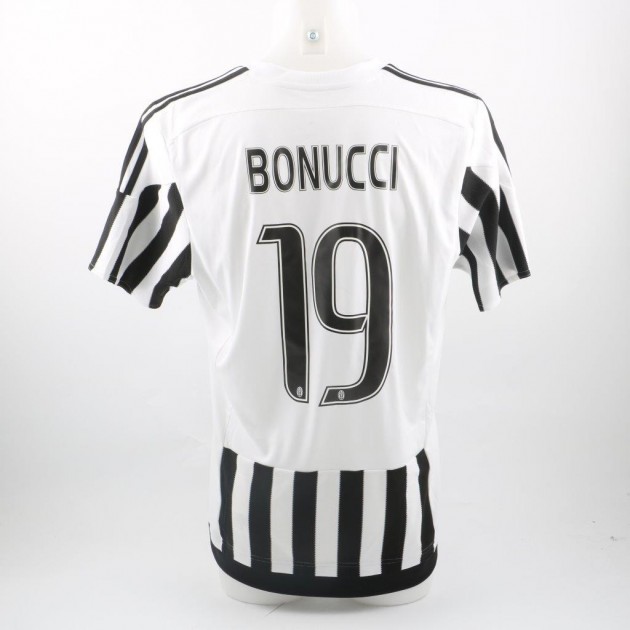 Official Replica Bonucci Juve Shirt Serie A 15 16 Signed Charitystars