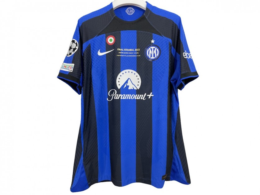 Inter, ecco la nuova maglia: Lukaku testimonial
