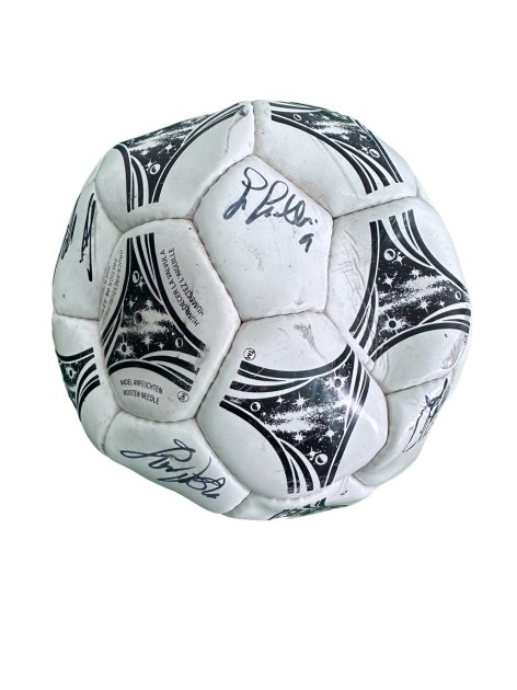 Adidas official ball, 1994 - Signed by Italy