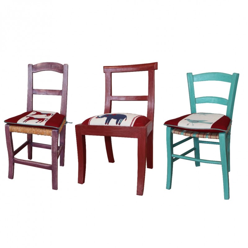 Three children's chairs that tell the story of Cometa