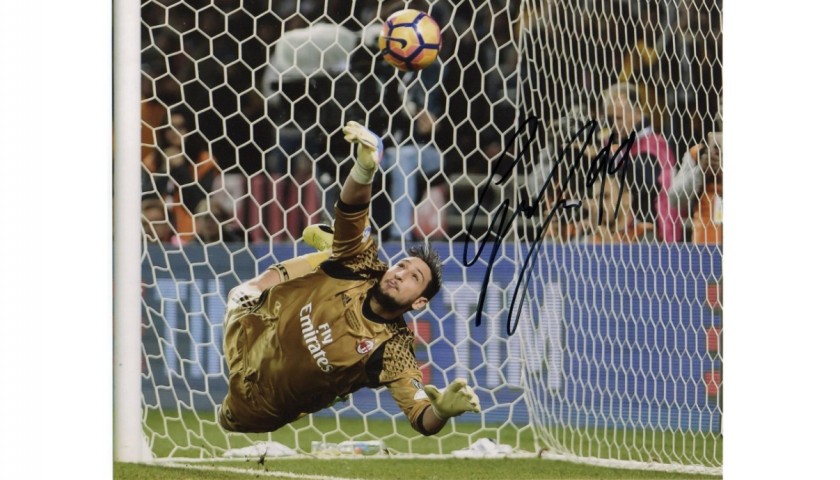 Gianluigi Donnarumma Signed Photograph