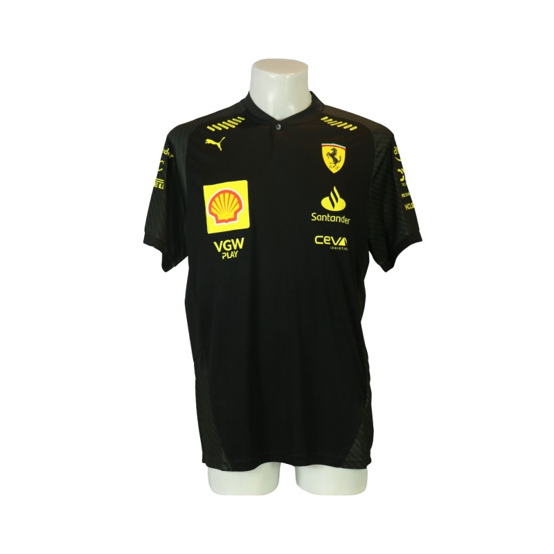 Maglia ufficiale Scuderia Ferrari, Monza 2024 - Autografata da Charles Leclerc e Carlos Sainz Jr