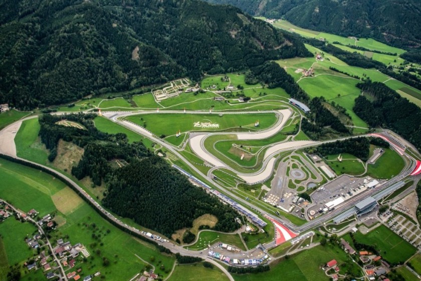 MotoGP™ TUTTE le griglie e MotoGP™ Podium Experience per due persone al Red Bull Ring, in Austria, oltre ai pass per il paddock nel fine settimana