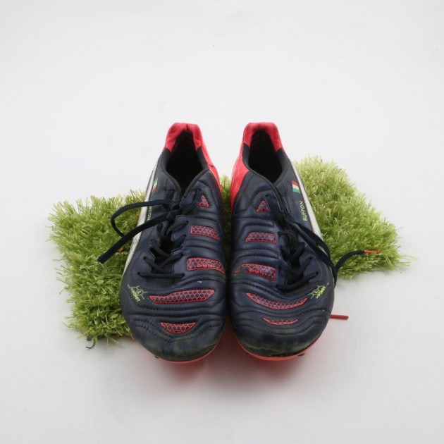 Buffon Juventus shoes, worn season 2014/2015 - signed