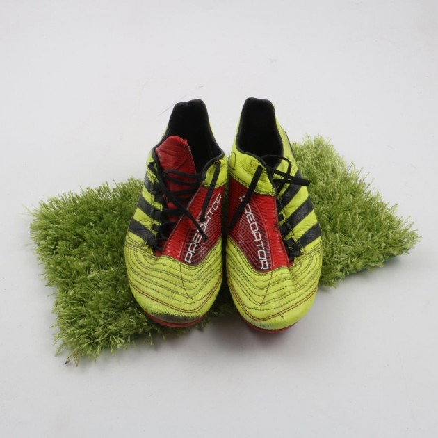Match boots worn by Xavi Hernandez - signed