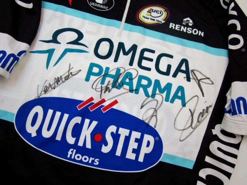 Giro d'Italia Omega Pharma/QuickStep Cycling Team jersey signed by the team