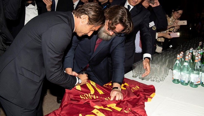 Maximus Shirt Signed by Totti and Russell Crowe