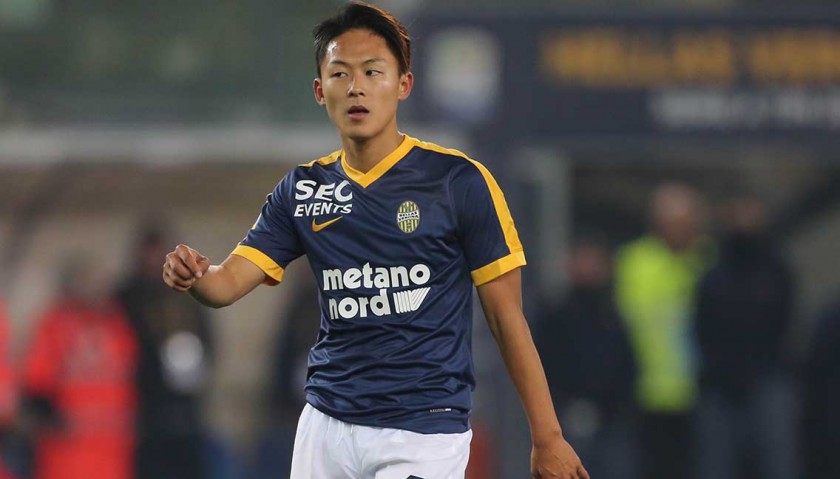 Lee Seung-woo's Bench-Worn 2018 Hellas-Chievo Shirt with "Ciao Davide" Patch