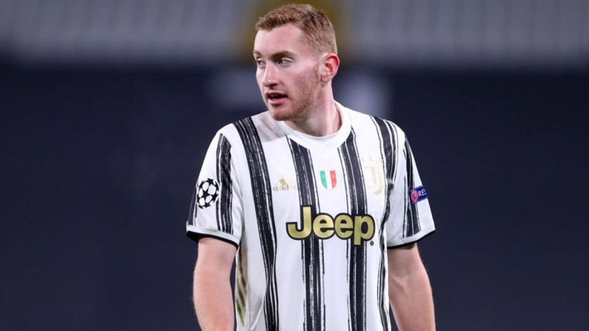 Kulusevski's Official Juventus Signed Shirt, 2020/21