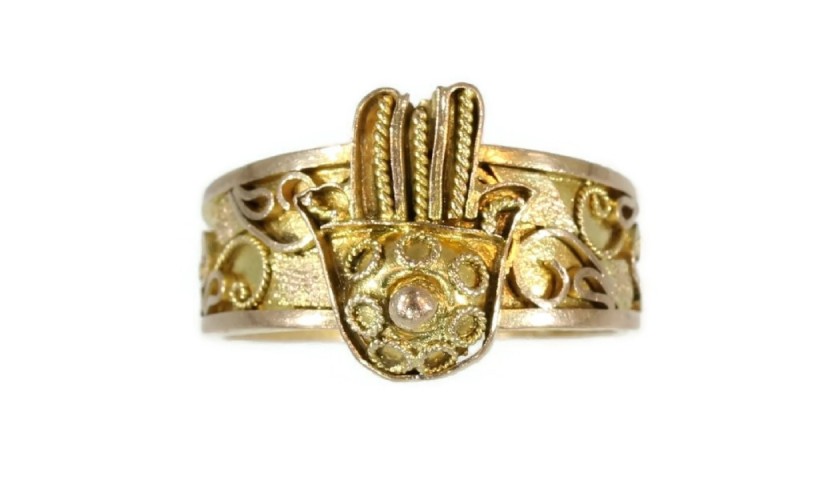 Antique Gold Filigree Hand of Fatima Ring