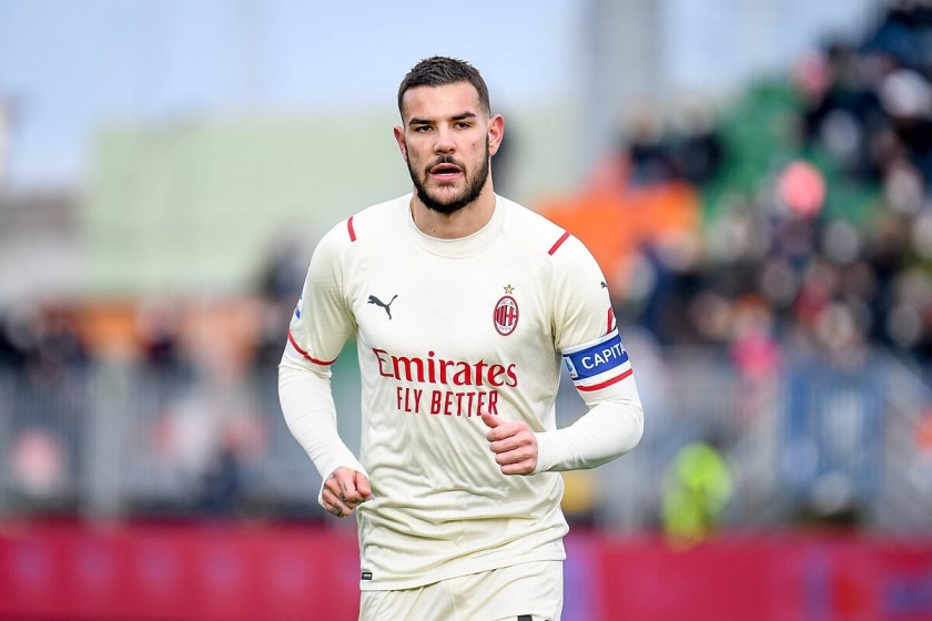 Maglia ufficiale Theo Hernandez Milan, 2021/22 - Autografata