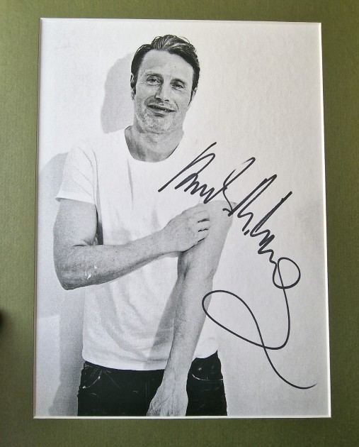 007 - Display signed by Mads Mikkelsen - CharityStars