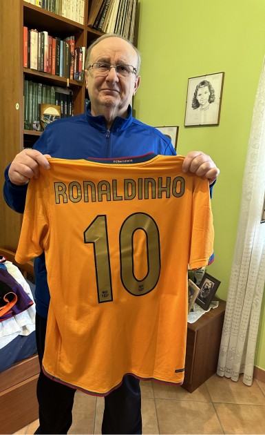 Ronaldinho's Official Barcelona Signed Shirt, 2006/07 - CharityStars