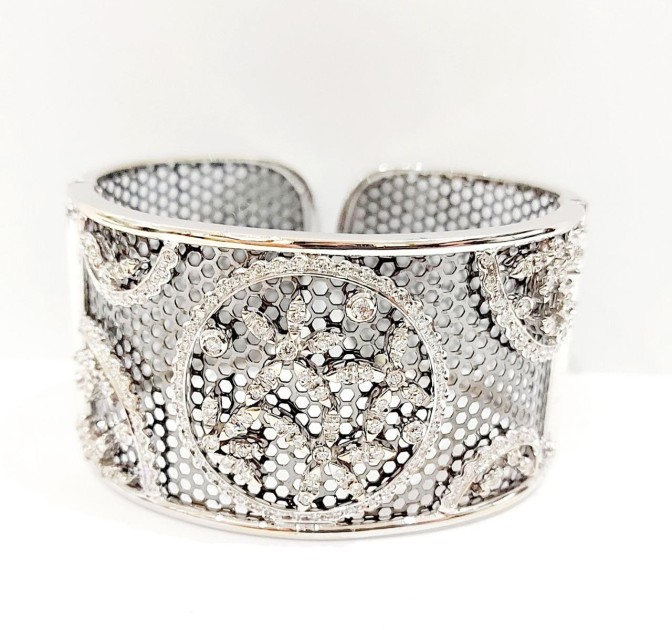 Estro white gold and diamond rigid bracelet - CharityStars