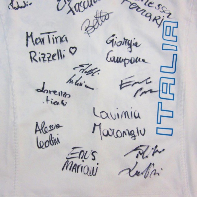 Volleyball t-shirt signed by athletes