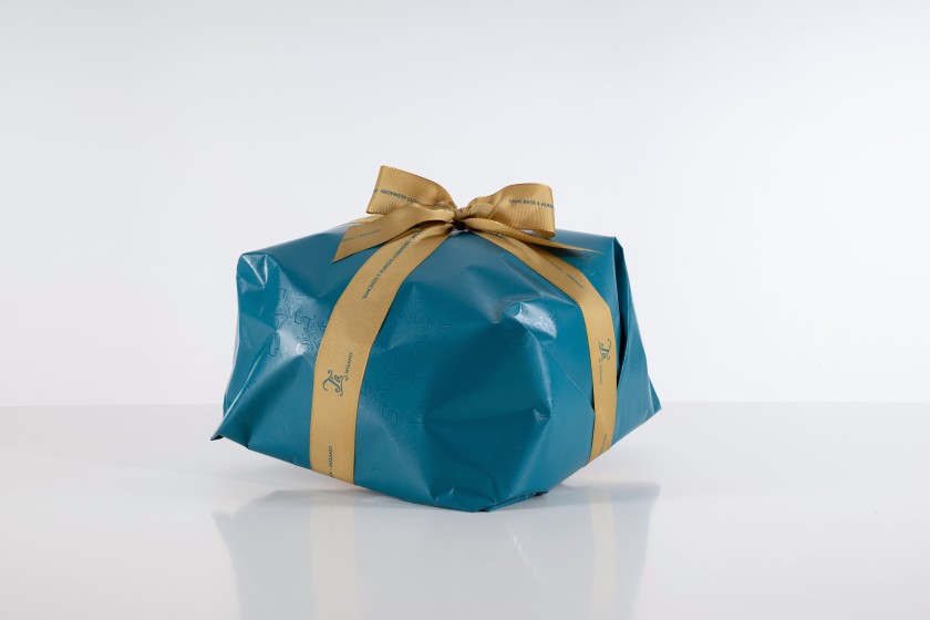 Hand-wrapped classic panettone T'a Milano
