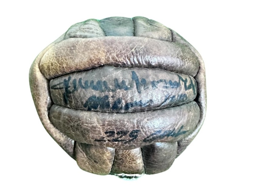 Vintage Mini Ball signed with dedication by Gunnar Nordahl