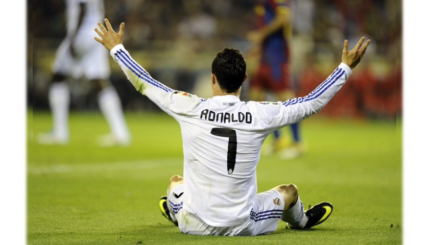 Ronaldo's Corinthians Worn Shirt, 2010 - Signed by the Squad - CharityStars