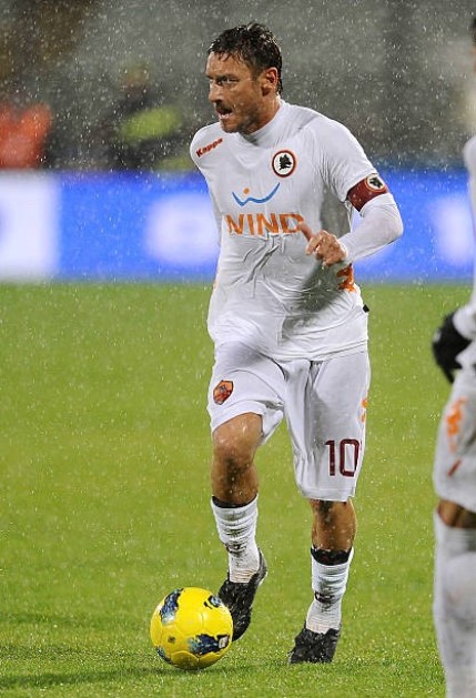 ASローマ Kappa シャツ ホワイト/オレンジ トッティ 12-13モデル Francesco Totti's AS Roma 2012/13 Issued Away Shirt - CharityStars