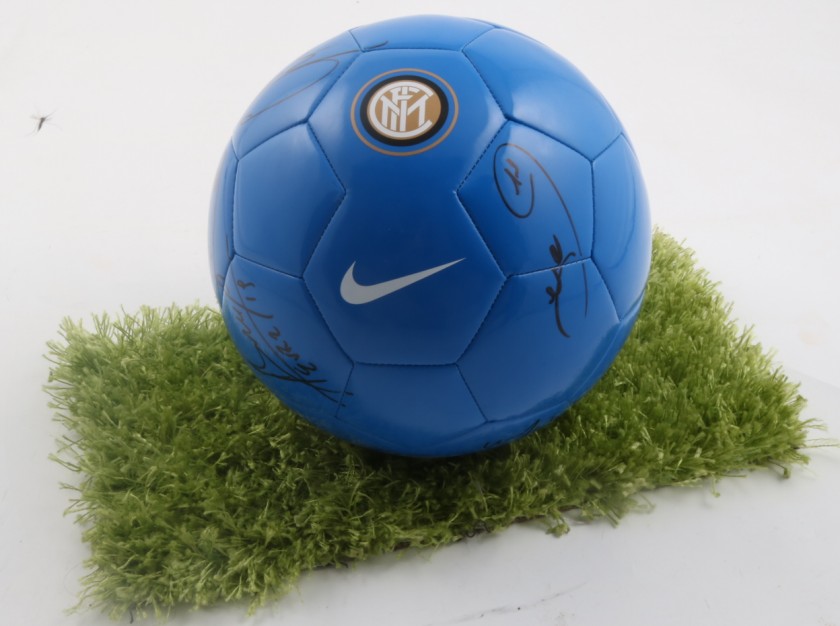 Official Fc Inter 2016/2017 ball, signed by the players