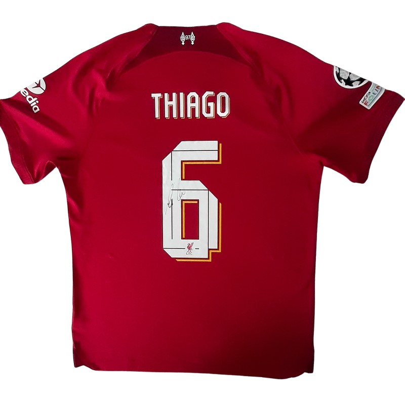 Thiago Alcantara, maglia firmata del Liverpool in edizione Champions League
