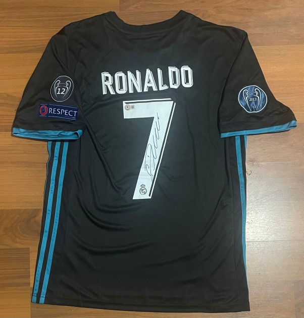 La maglia da trasferta firmata da Cristiano Ronaldo del Real Madrid 2017/18