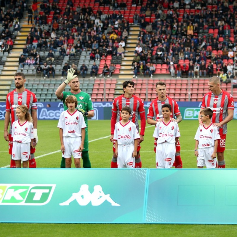 Mascot Experience at the Cremonese vs Frosinone Match 