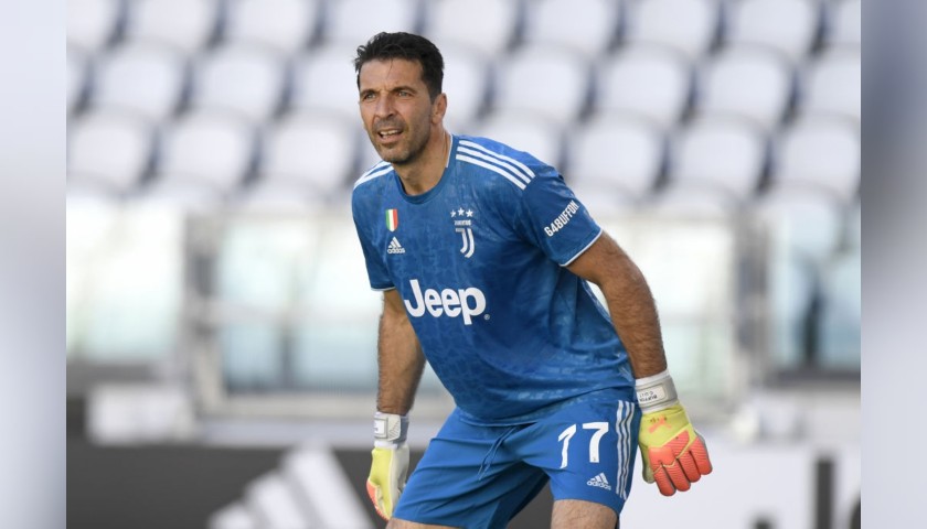 Uhlsport Goalkeeper's Gloves Signed by Buffon