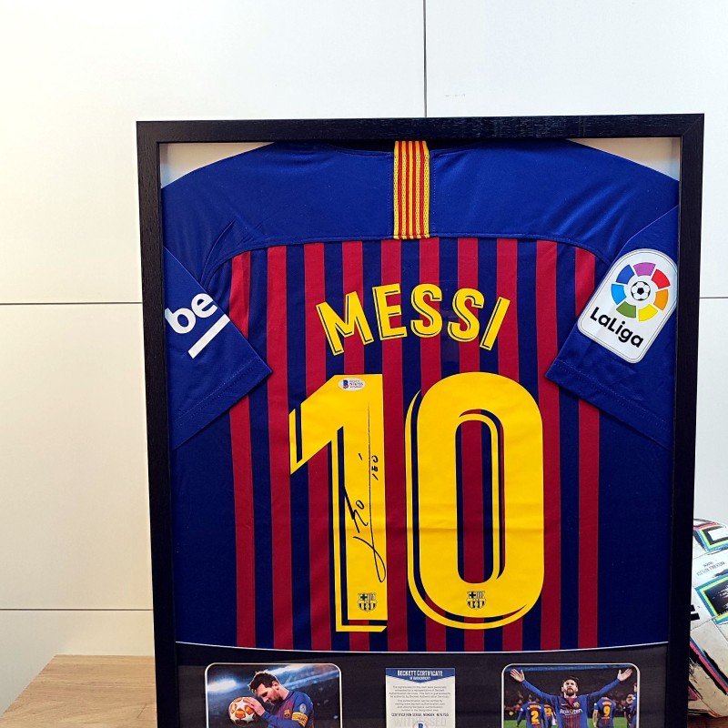 Messi's FC Barcelona 2018/19 Signed and Framed Shirt