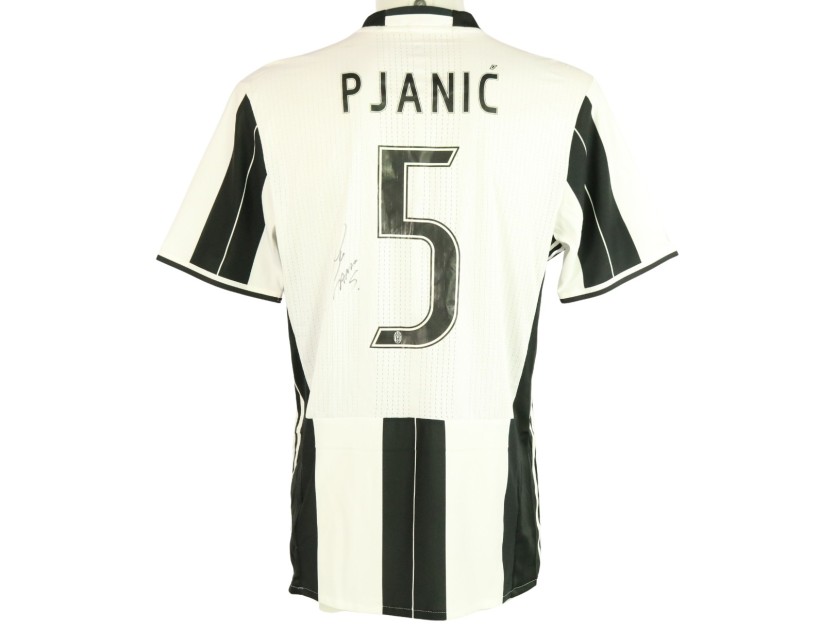 Pjanic deals juventus jersey