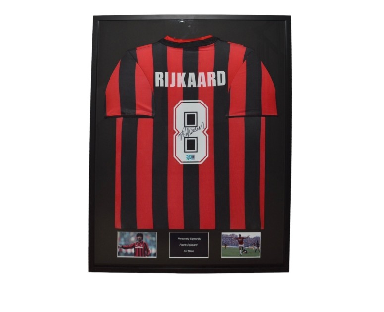 La maglia retrò del Milan firmata e incorniciata di Frank Rijkaard