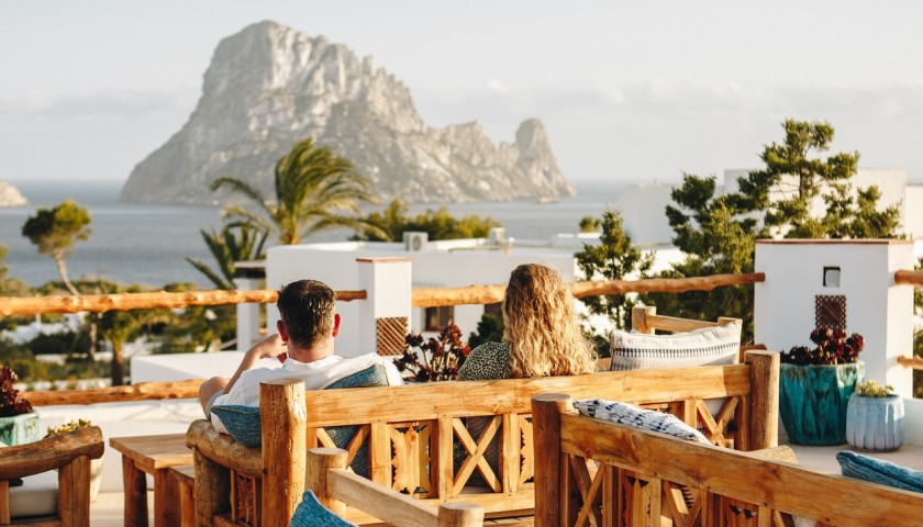 Three-nights stay, Dinner and Lunch at El Petunia Ibiza, plus Boat Experience for Two