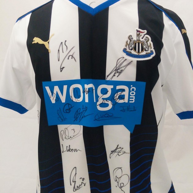 Newcastle United 2015/16 Shirt Signed by the Squad