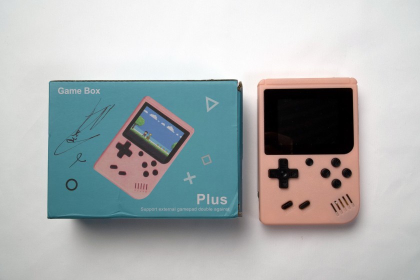 Pink Game Box Signed by Blind and Donated for Sanremo 2026