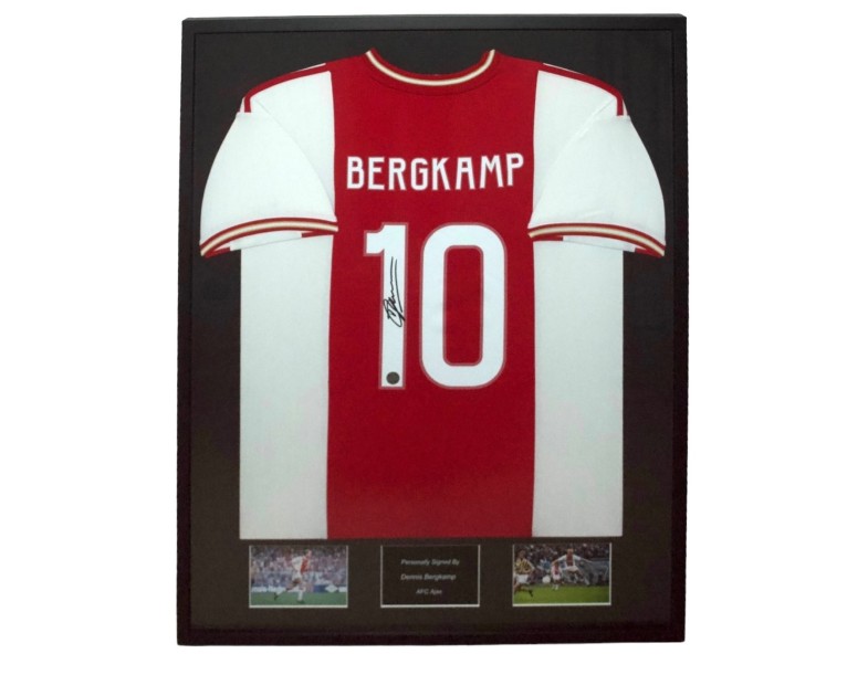 La maglia dell'AFC Ajax di Dennis Bergkamp firmata e incorniciata