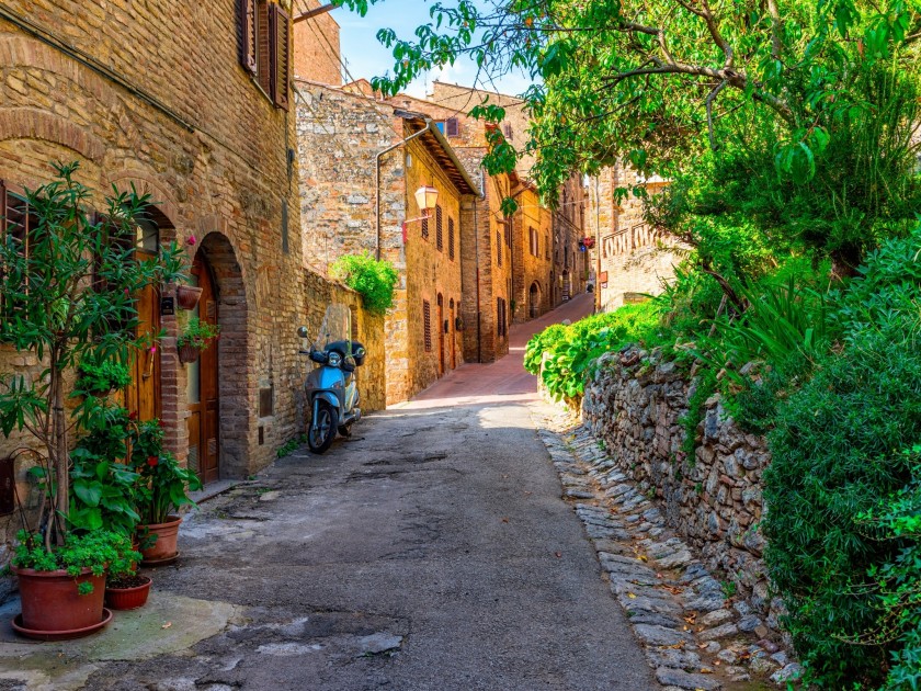 Fuga di lusso in Toscana con degustazione di vini e tour a piedi per quattro persone