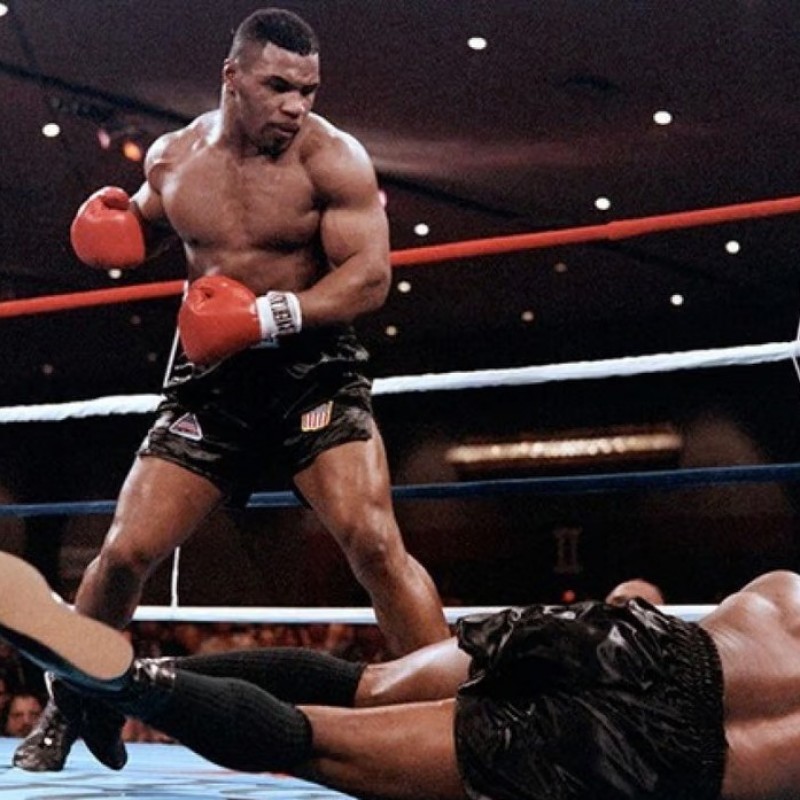 Mike Tyson Signed Boxing Photo - Punch Out Shot