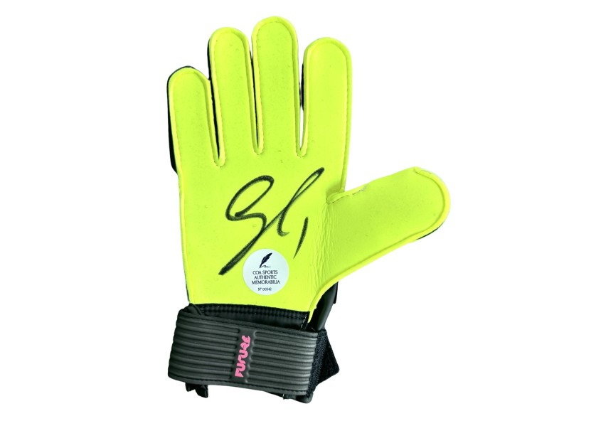 Puma Goalkeeper Match-Issued Glove - Signed by Wojciech Szczesny