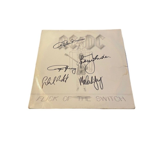 LP in vinile firmato Flick of The Switch degli AC/DC - CharityStars