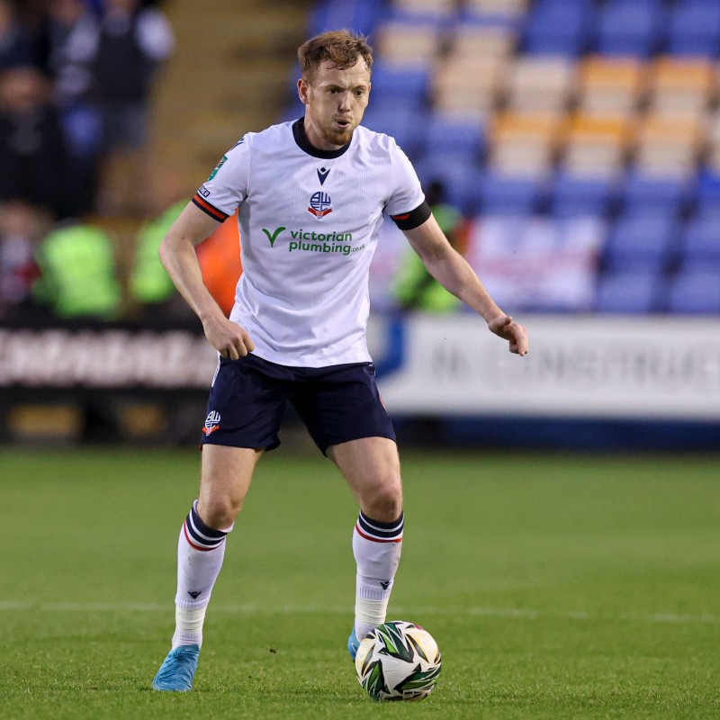 Maglia firmata di George Johnston del Bolton Wanderers indossata durante la partita