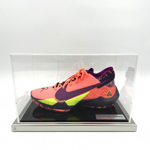 Perceptueel kan niet zien Odysseus Giannis Antetokounmpo Signed Nike Shoe in Display Case - CharityStars