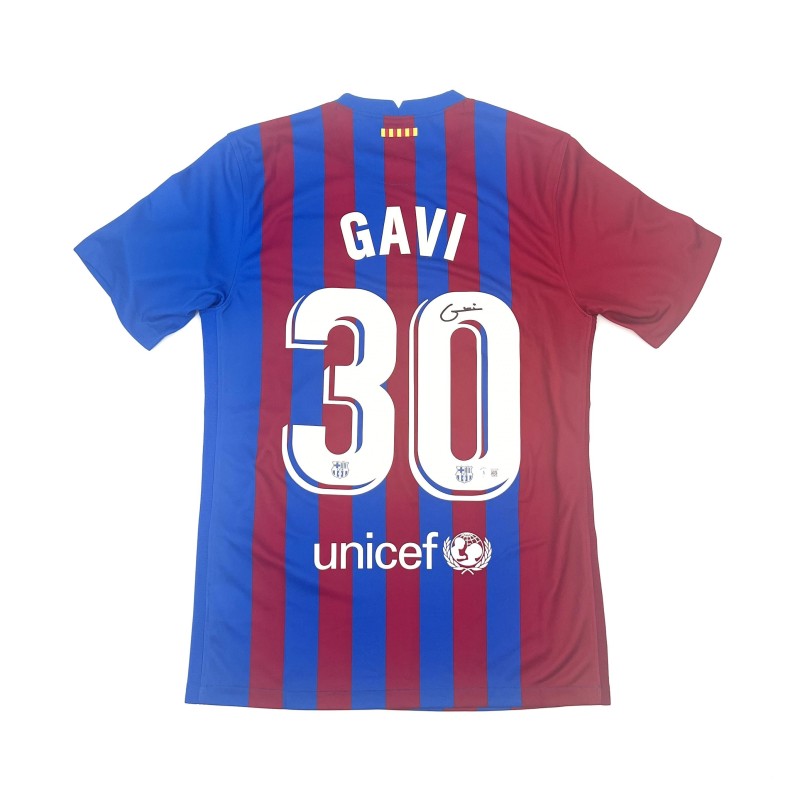 La maglia del Barcellona firmata da Gavi