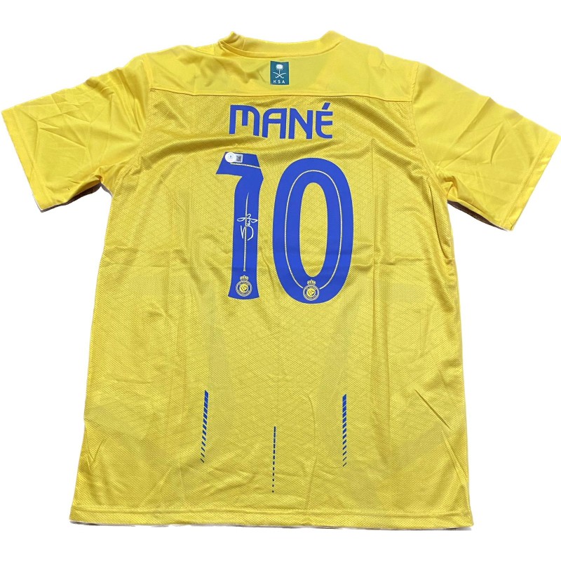 La maglia replica firmata da Sadio Mane per l'Al-Nassr 2023/24