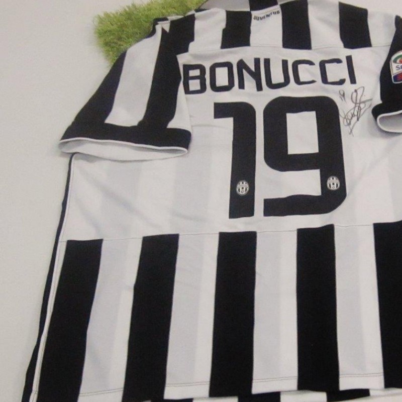 Bonucci Juventus shirt, Serie A season 2014/2015 - signed