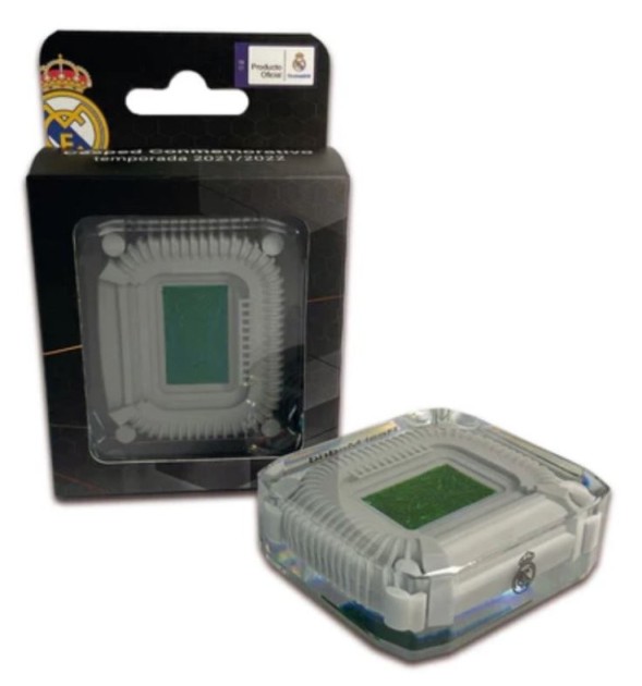 Calcio in erba sintetica ufficiale del Real Madrid, Stadio Santiago Bernabéu, stagione 2021/2022