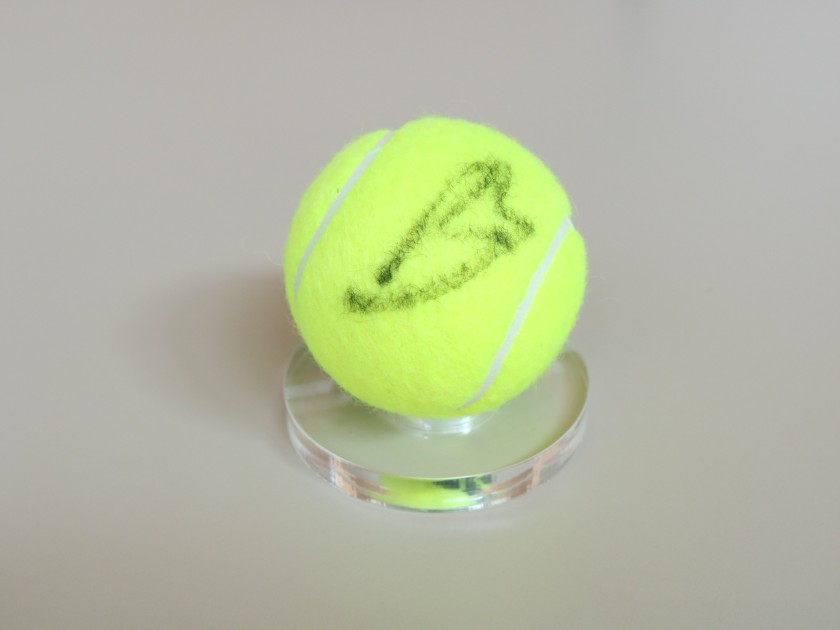 Tennis Ball signed by Jannik Sinner 