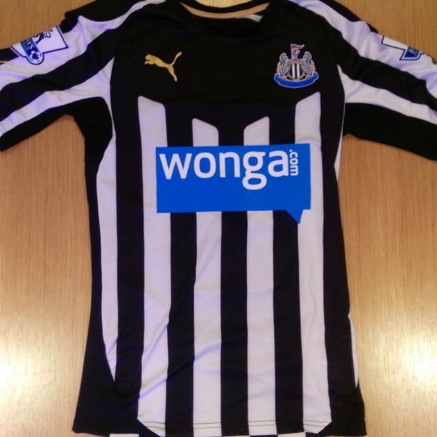 Abeid's match worn Newcastle United shirt from the 2014/2015 Premier League season
