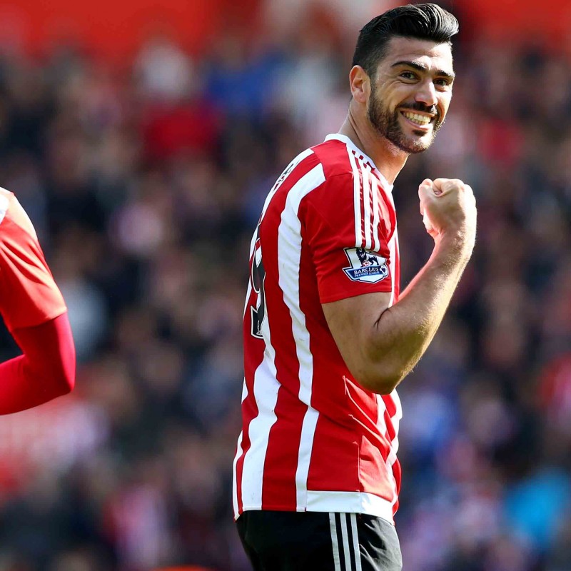 Taglio di capelli con Graziano Pellè  e il suo parrucchiere personale  a Southampton