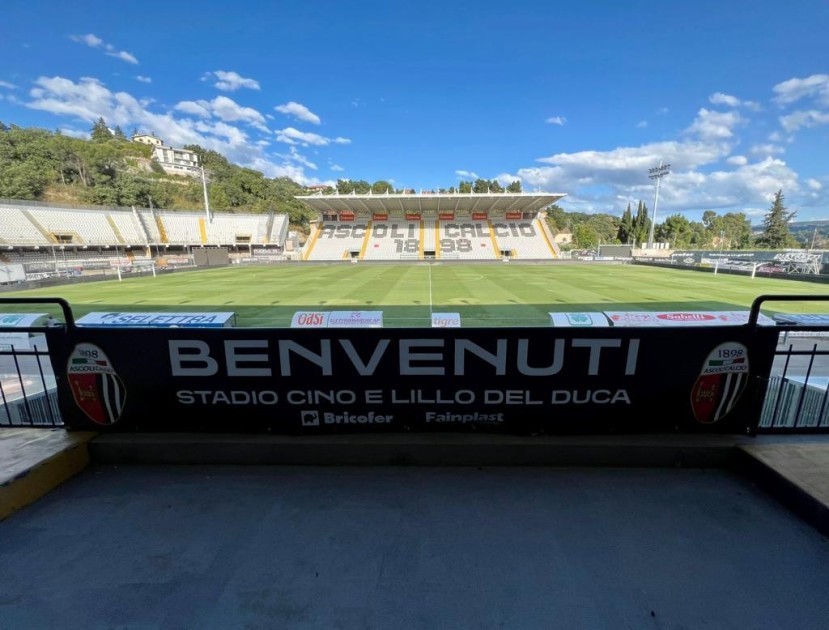 Due biglietti in Poltroncina centrale per Ascoli vs Ternana + VIP Hospitality